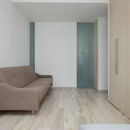 Air-conditioned Near Lazienki Park With Parking By Renters