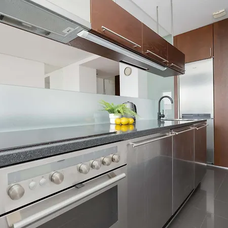 Apartment Air-conditioned Near Lazienki Park With Parking By Renters