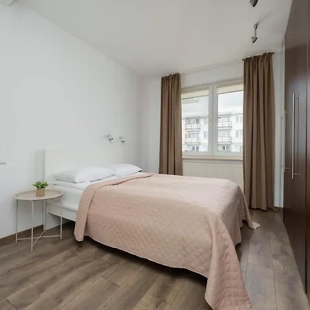 Air-conditioned Near Lazienki Park With Parking By Renters Варшава