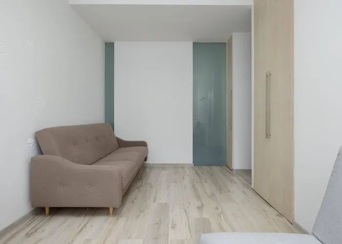 Air-conditioned Near Lazienki Park With Parking By Renters